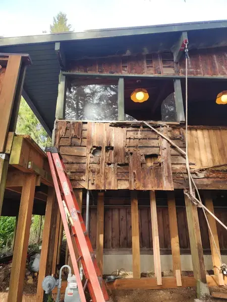 1677705758877-1773335390185